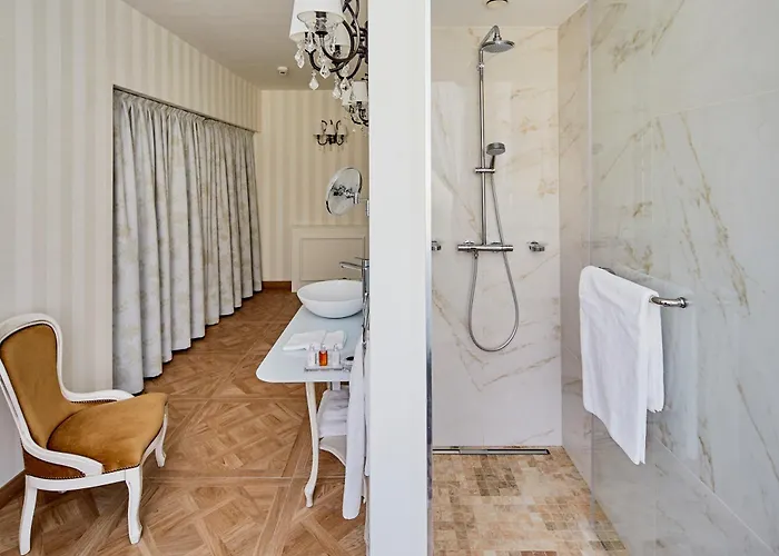 Duplex King Room